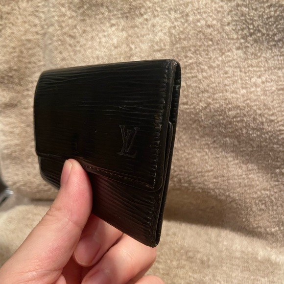 Louis Vuitton Black Epi Leather 6 Key Case - Picture 10 of 16